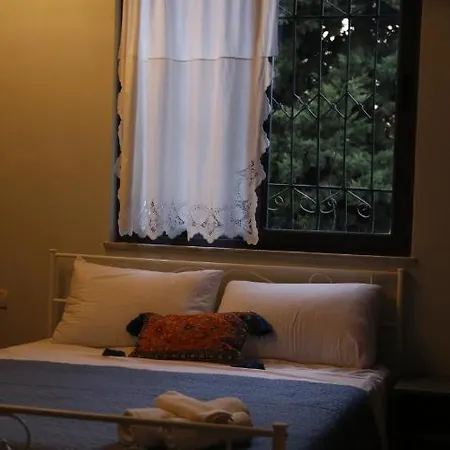 招待所 Illyrian 2 地拉那